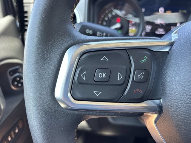 Used 2024 Jeep Wrangler Unlimited Sahara AWD/4WD image 26