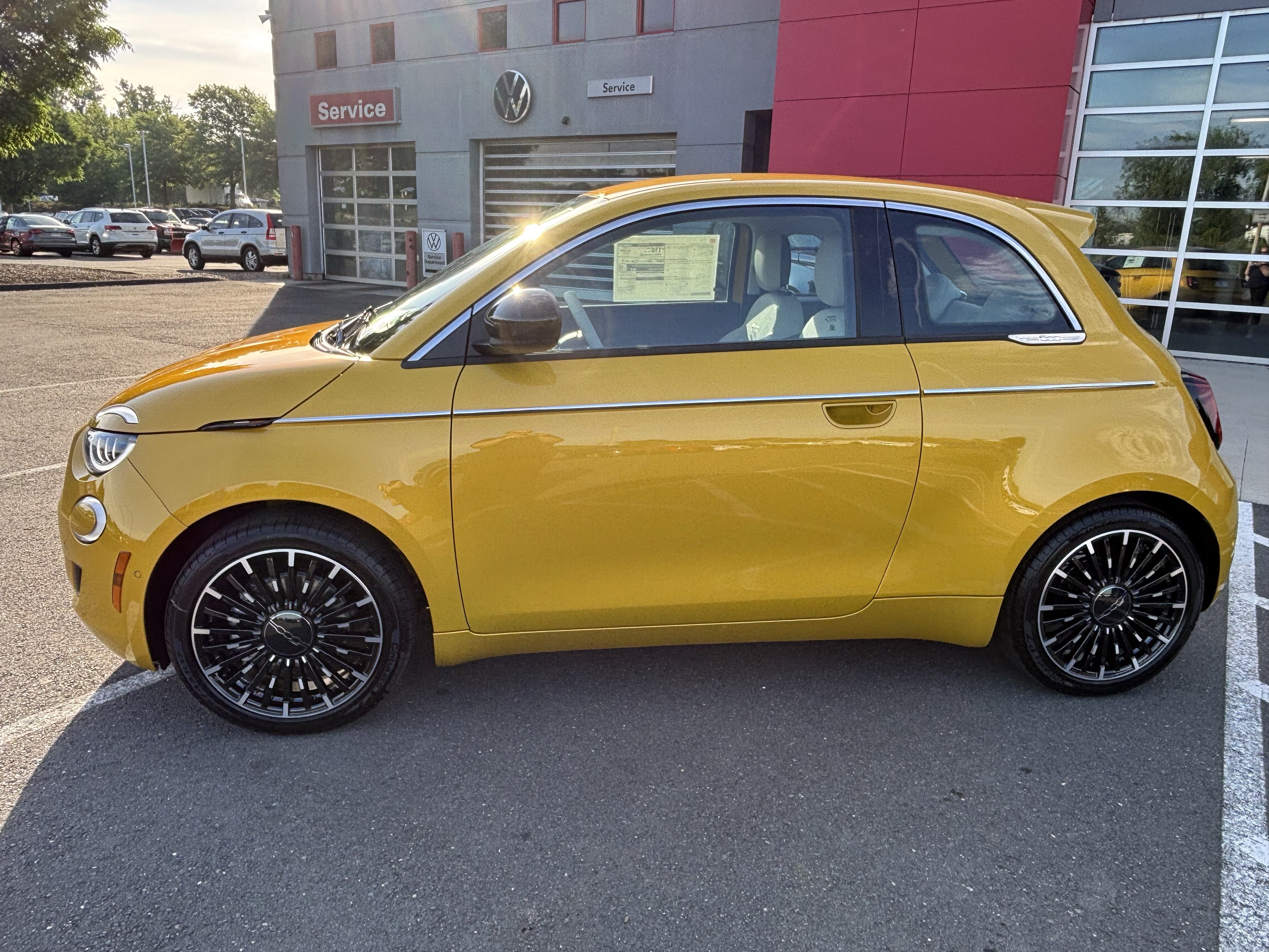 New 2026 FIAT 500 e Icona w/ Quick Order Package 21R FWD image 4