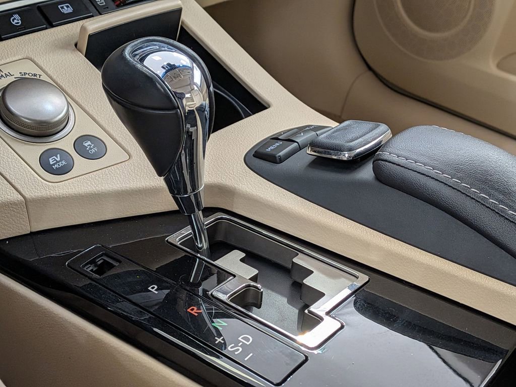 Used 2015 Lexus ES 300h image 26