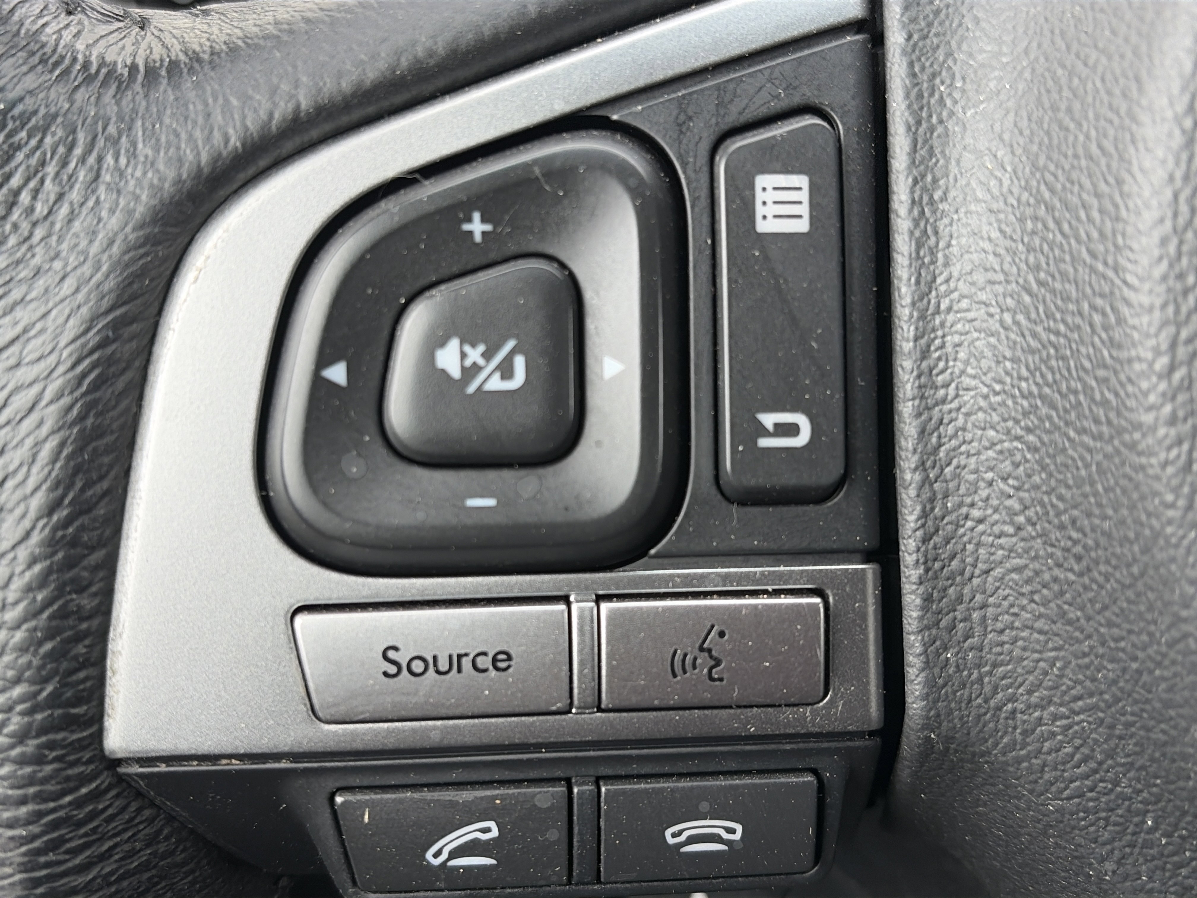 Used 2017 Subaru Outback 2.5i Limited AWD/4WD image 17