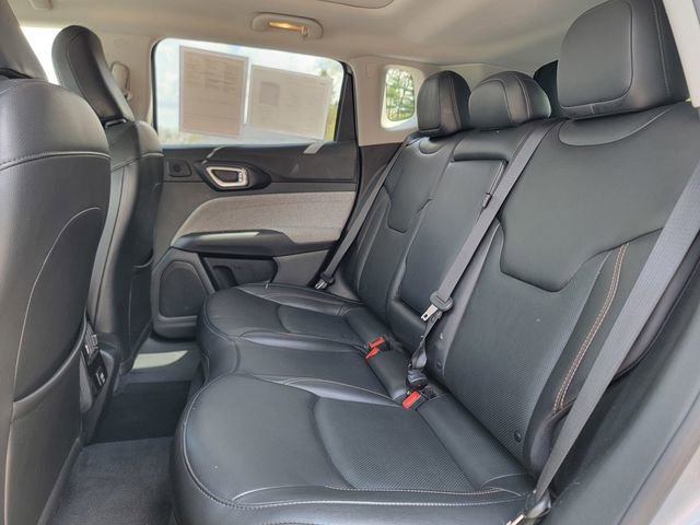 Certified 2022 Jeep Compass Latitude w/ Sun and Sound Group AWD/4WD image 21