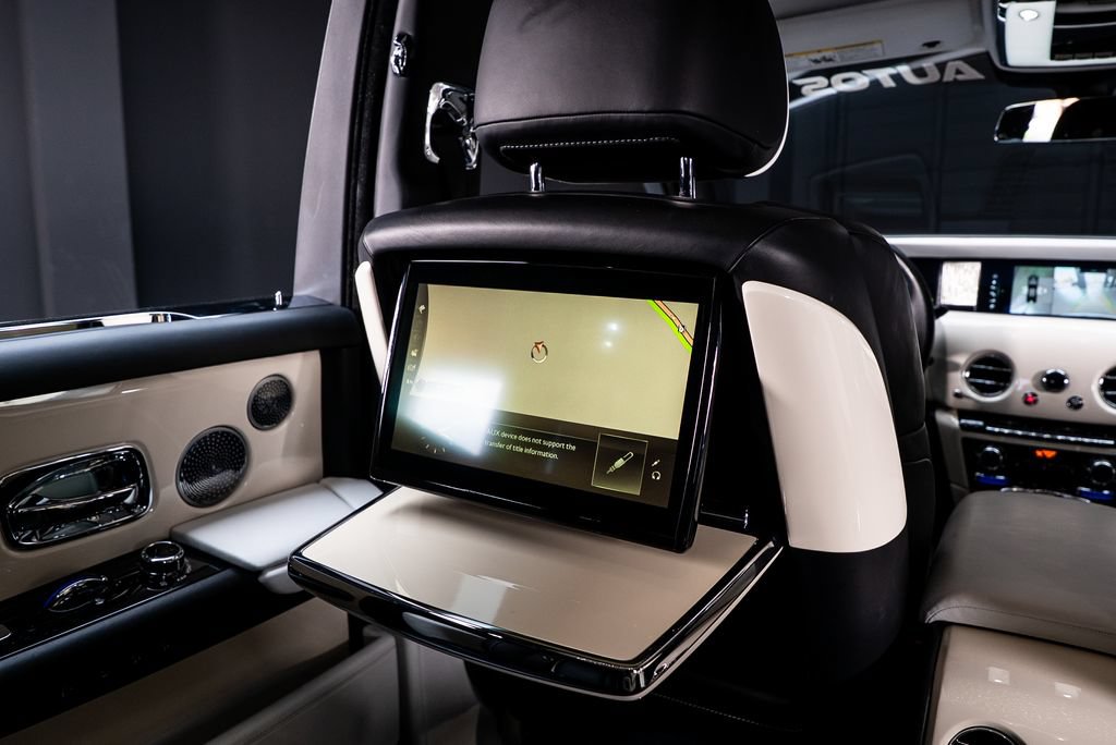 Used 2019 Rolls-Royce Phantom Sedan RWD image 50