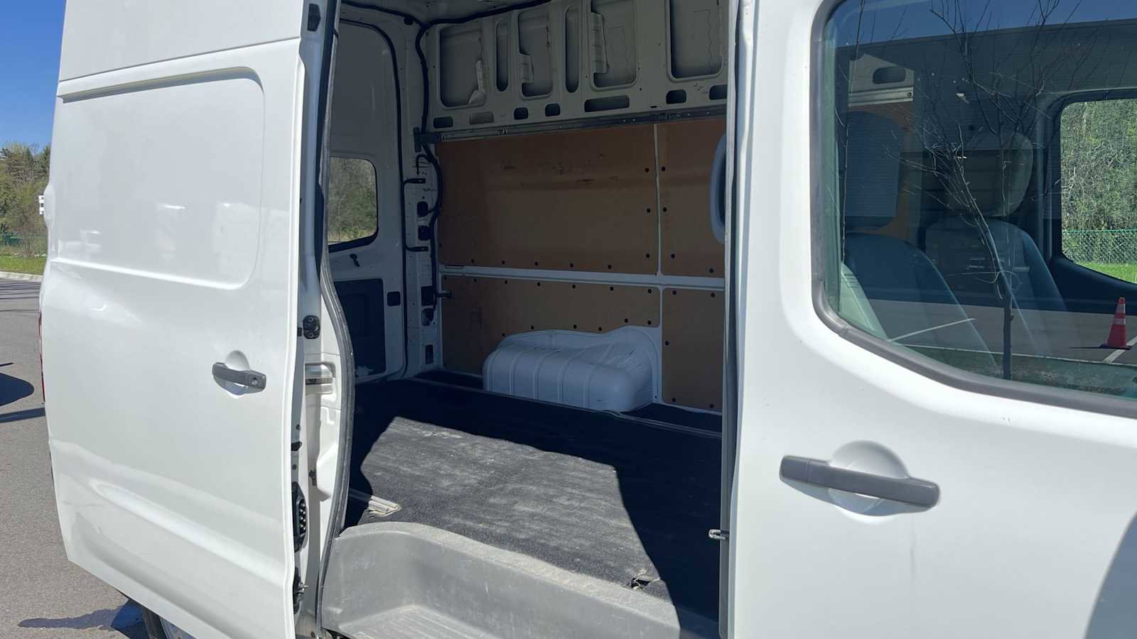 Used 2018 Nissan NV 2500 SV w/ Navigation Package RWD image 12