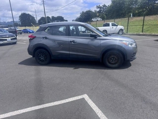 Used 2018 Nissan Kicks S w/ Exterior Package FWD image 4