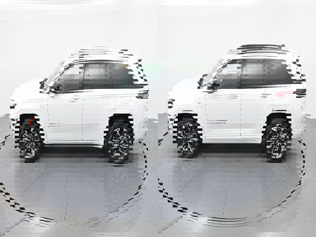 Used 2023 Jeep Grand Cherokee Overland image 25