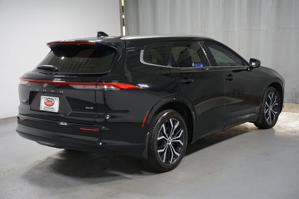 Certified 2025 Toyota Crown Signia image 8