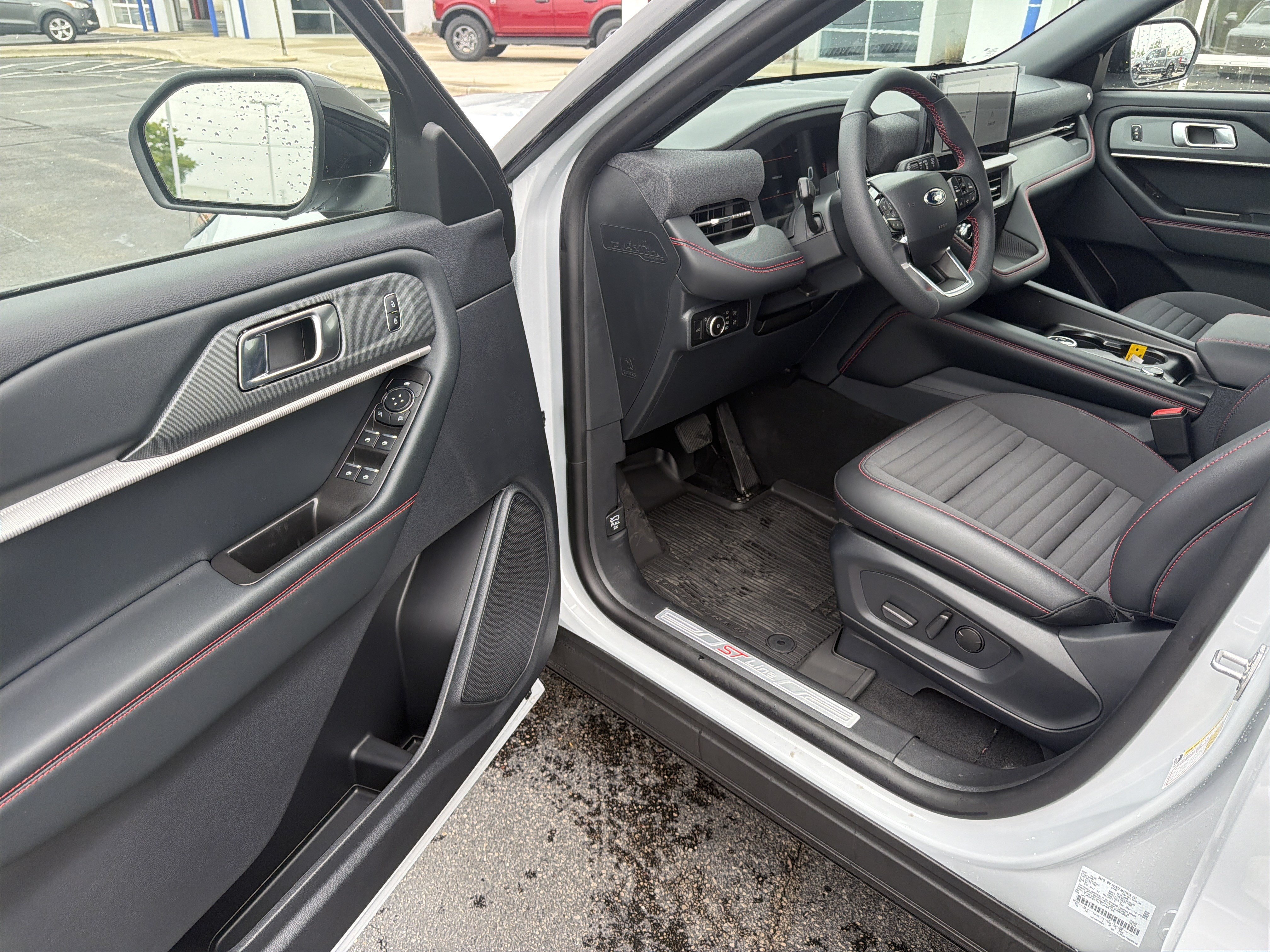 Used 2026 Ford Explorer ST-Line AWD/4WD image 19
