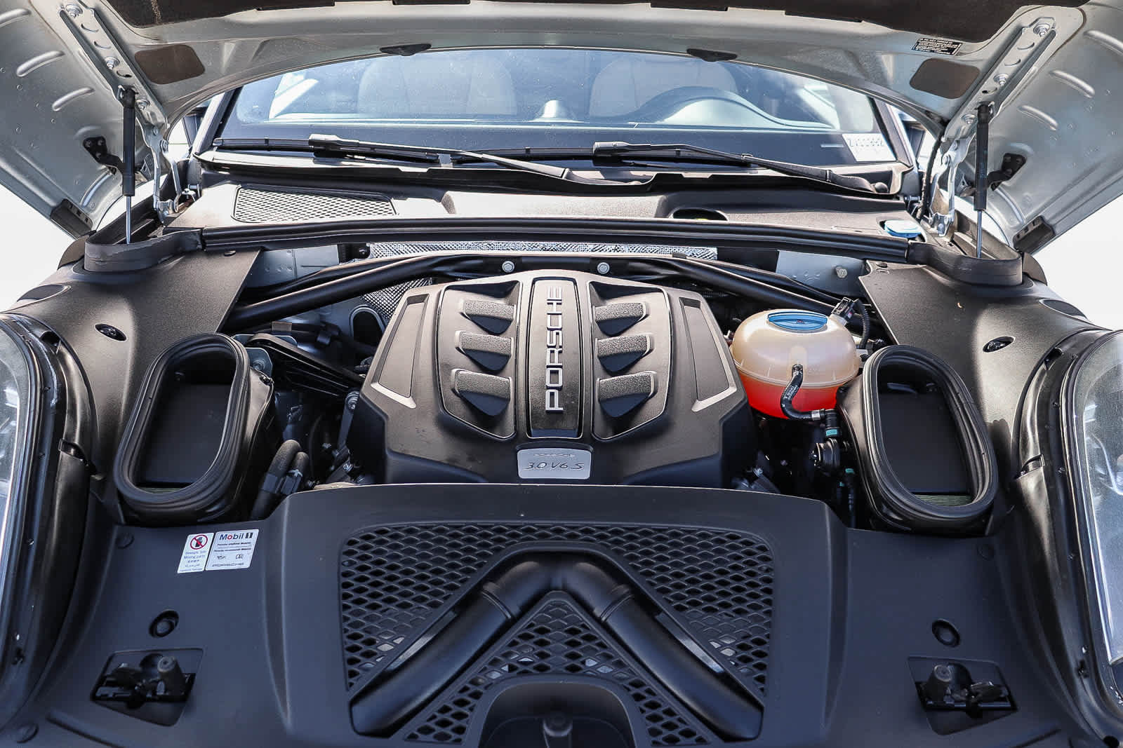 Used 2017 Porsche Macan S image 29