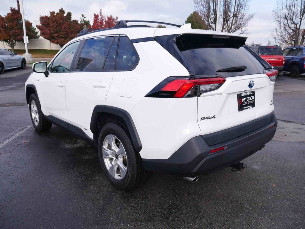 Used 2021 Toyota RAV4 XLE image 17