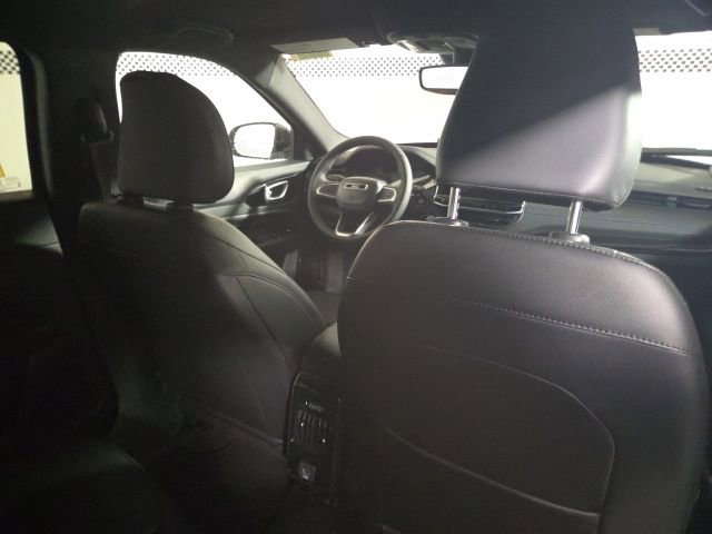 New 2026 Jeep Compass Latitude image 14