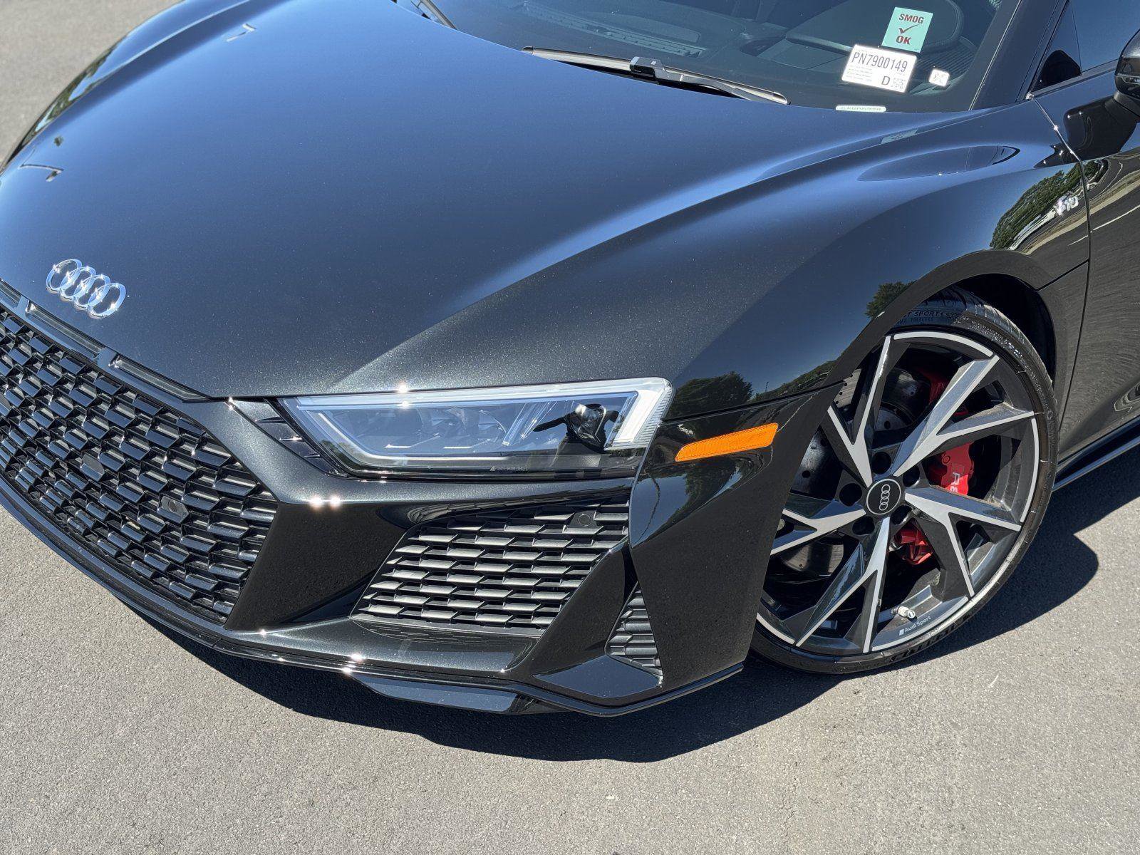 Used 2022 Audi R8 V10 w/ Premium Package RWD image 28