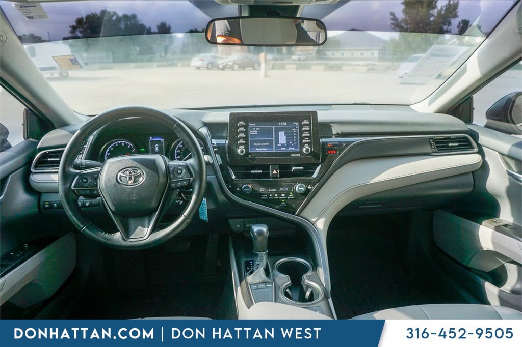 Used 2023 Toyota Camry SE w/ Cold Weather Package image 4