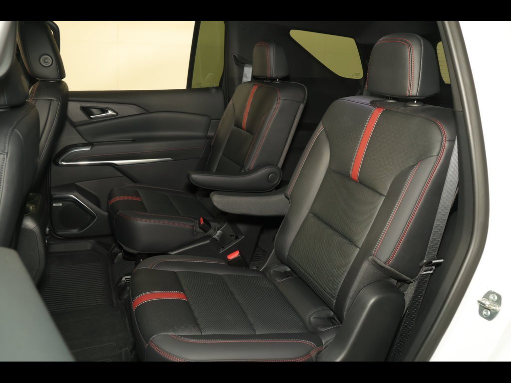 Used 2024 Chevrolet Traverse RS w/ LPO, Floor Liner Package image 32