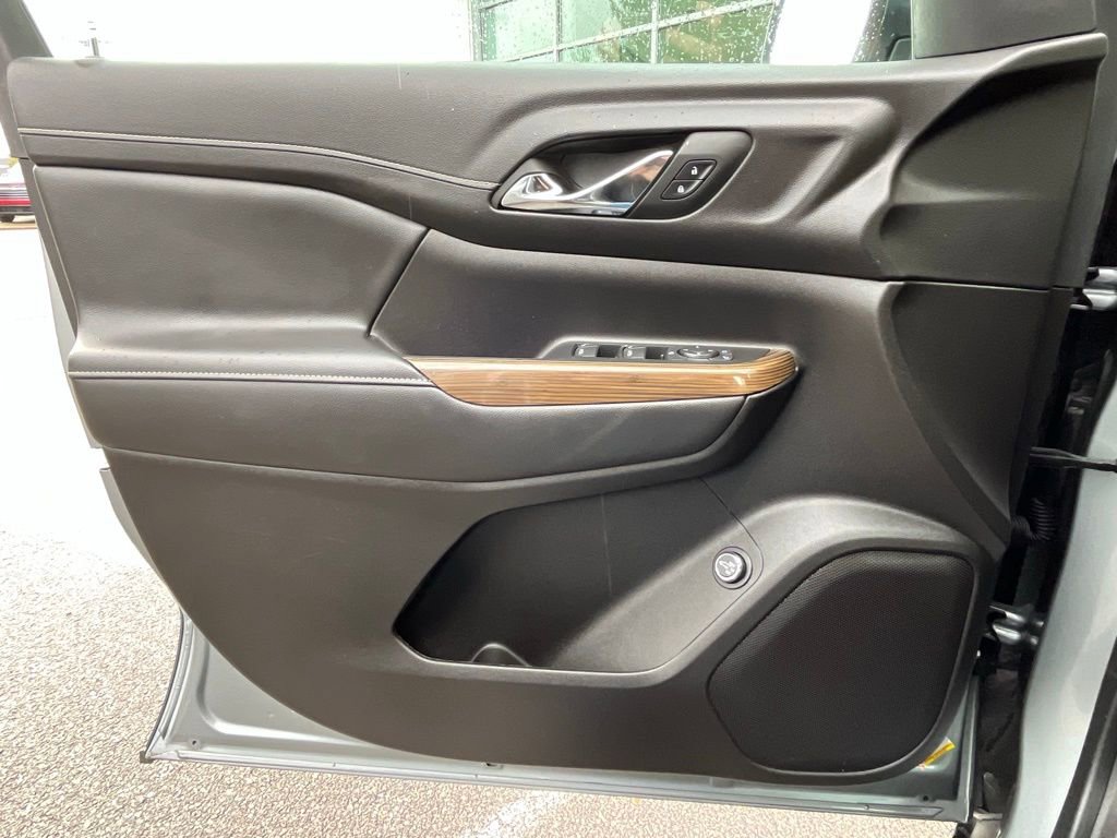 Certified 2023 GMC Acadia SLE w/ Driver Convenience Package image 10