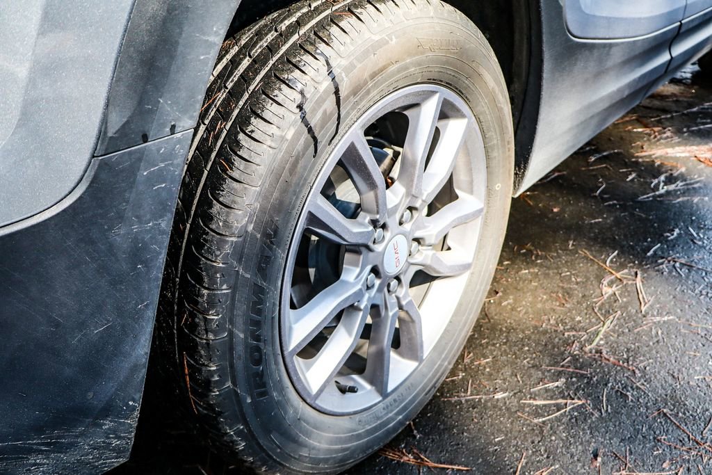 Used 2024 GMC Terrain SLT image 41