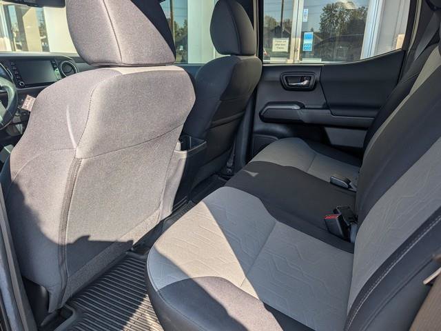 Used 2022 Toyota Tacoma TRD Off-Road AWD/4WD image 18