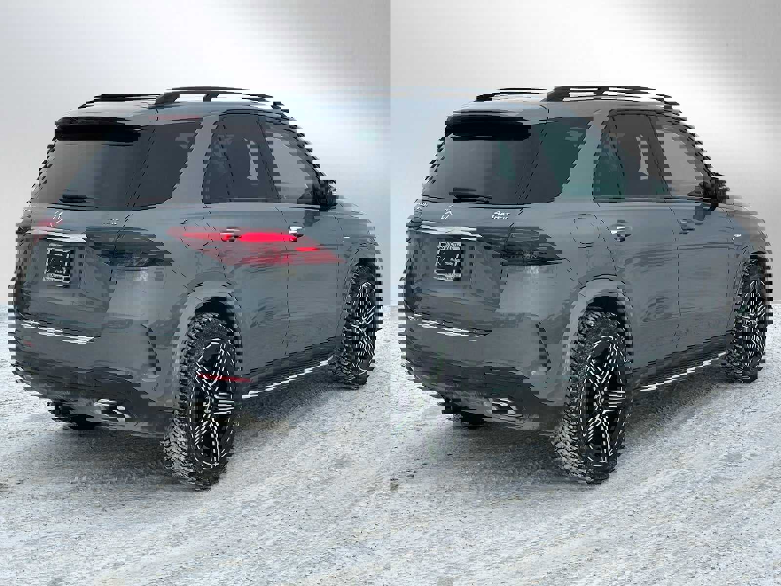 Used 2025 Mercedes-Benz GLE 450e 4MATIC image 3