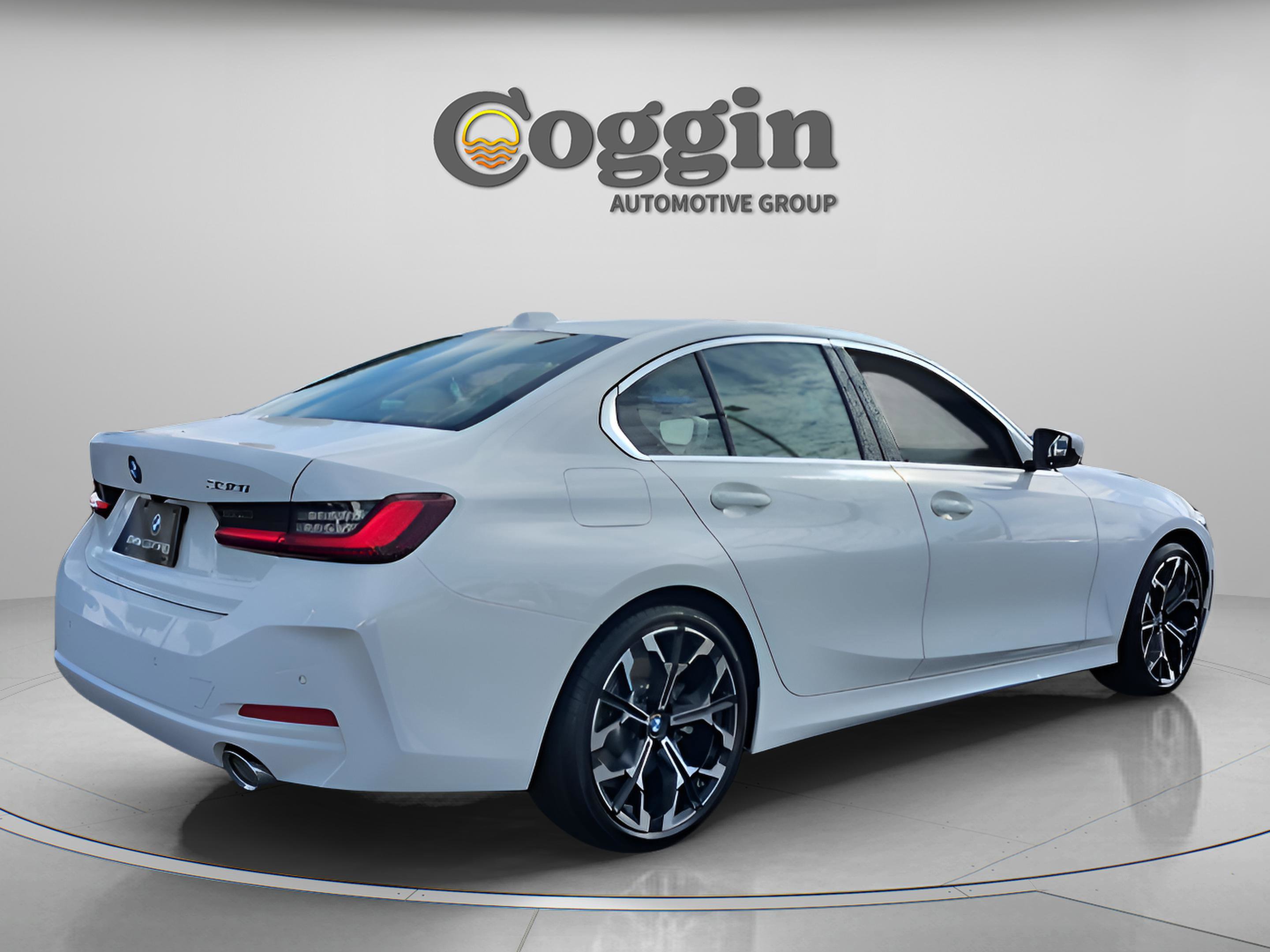 Certified 2025 BMW 330i Sedan w/ Premium Package image 5