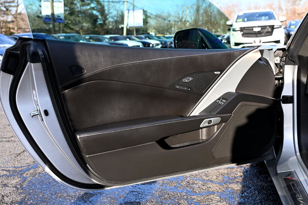 Used 2015 Chevrolet Corvette Stingray Coupe w/ 2LT Preferred Equipment Group image 15