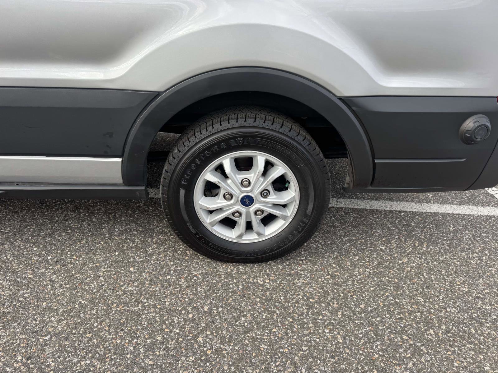 Used 2023 Ford Transit 350 XLT image 7