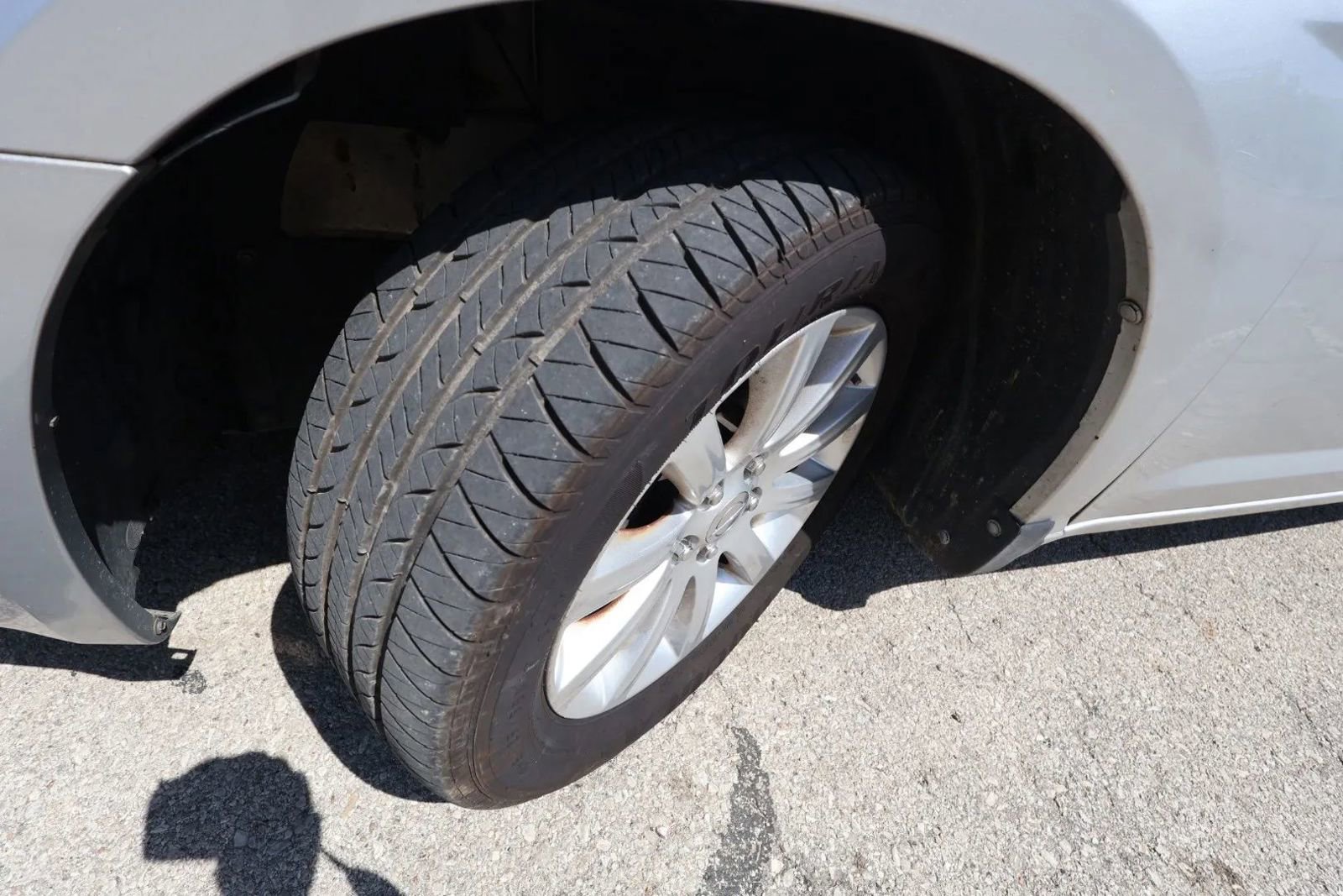 Used 2012 Chrysler 200 Touring FWD image 10
