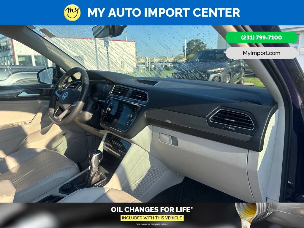 Used 2024 Volkswagen Tiguan SE w/ Panoramic Sunroof Package AWD/4WD image 24