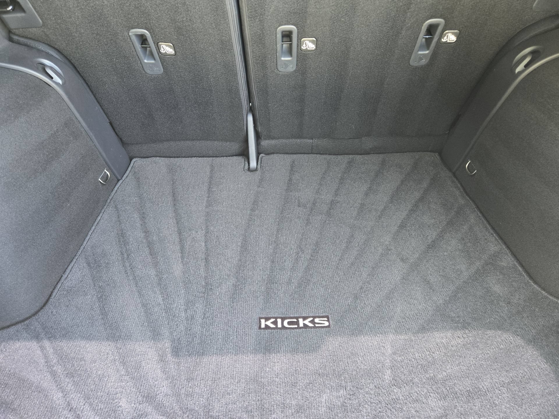 Used 2024 Nissan Kicks SR FWD image 31