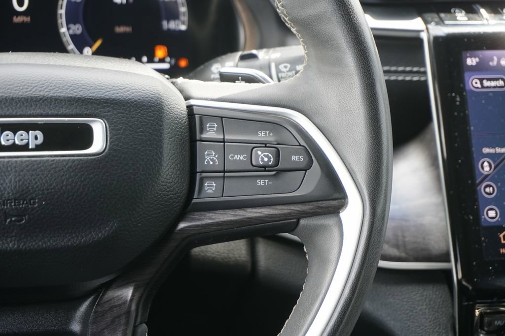 Used 2023 Jeep Grand Cherokee L Limited w/ Black Appearance Package AWD/4WD image 18