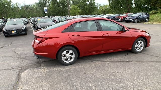 Used 2023 Hyundai Elantra SE FWD image 6