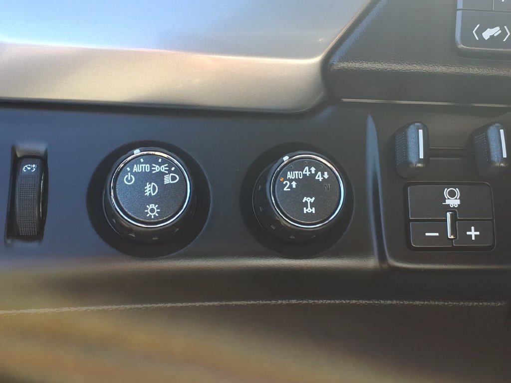 Used 2019 Chevrolet Tahoe Premier AWD/4WD image 14