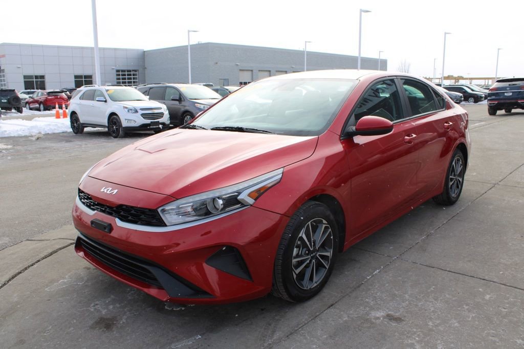 Used 2024 Kia Forte LXS image 3