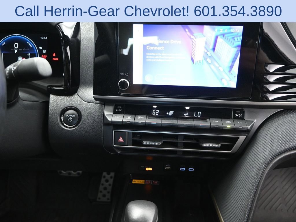 Used 2025 Toyota Camry SE image 29