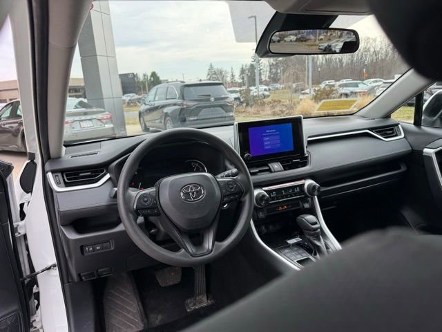 Used 2025 Toyota RAV4 XLE image 26