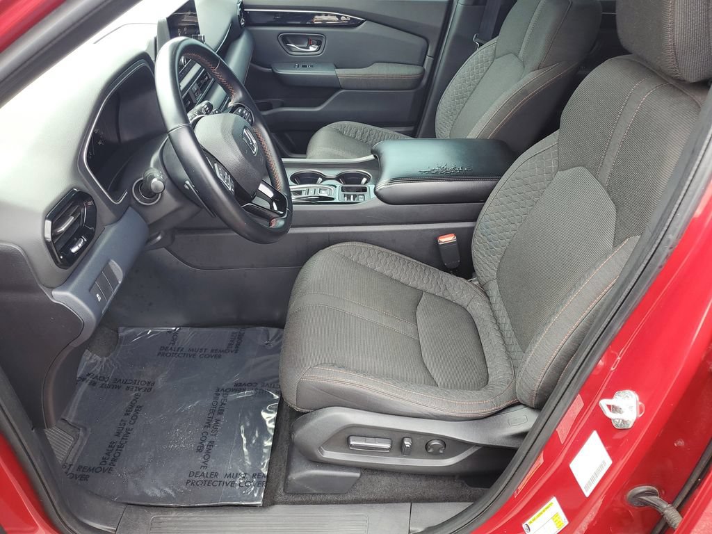 Used 2023 Honda Pilot Sport image 5