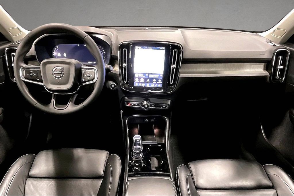 Certified 2023 Volvo XC40 B5 Plus w/ Protection Package Premier AWD/4WD image 7