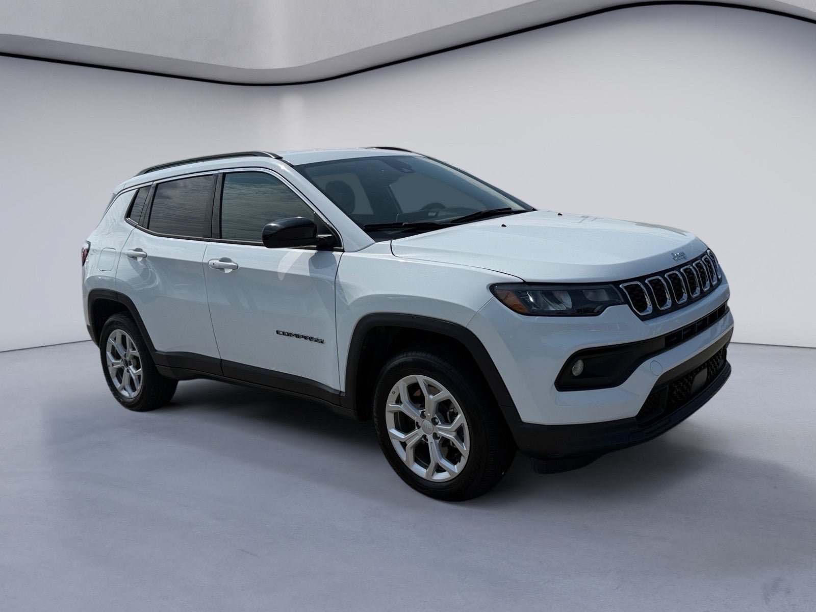 Used 2024 Jeep Compass Latitude AWD/4WD image 7