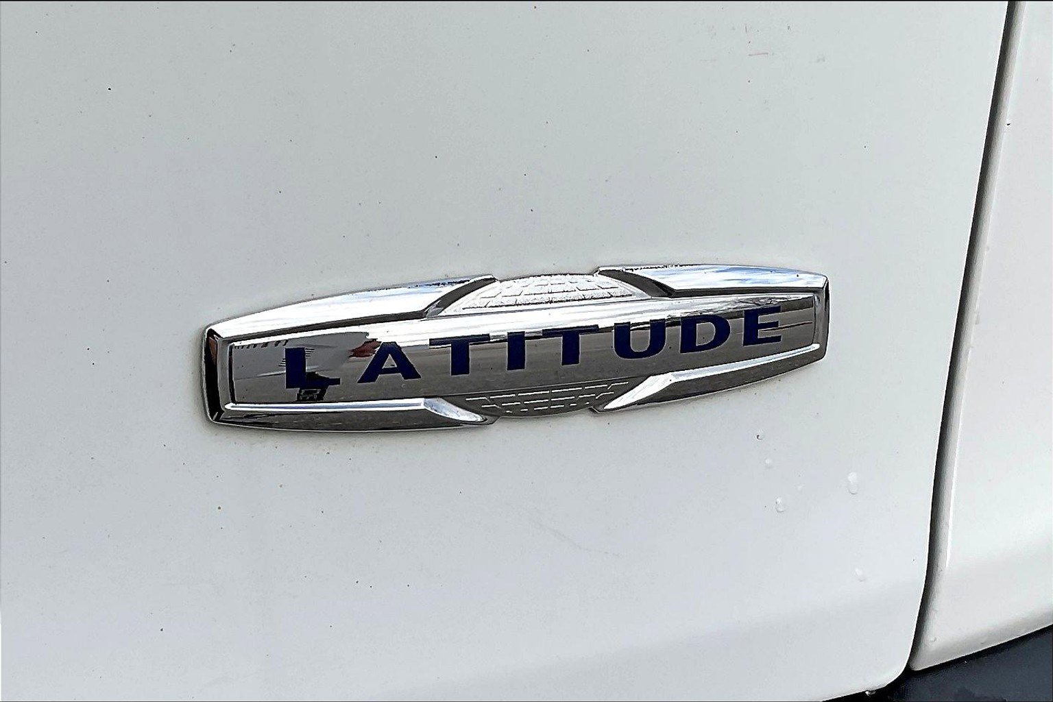 Used 2016 Jeep Cherokee Latitude w/ Cold Weather Group image 28