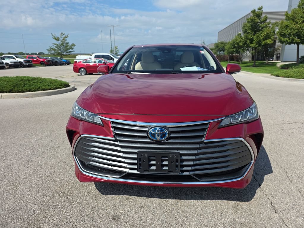 Used 2019 Toyota Avalon XLE w/ Moonroof Package FWD image 2