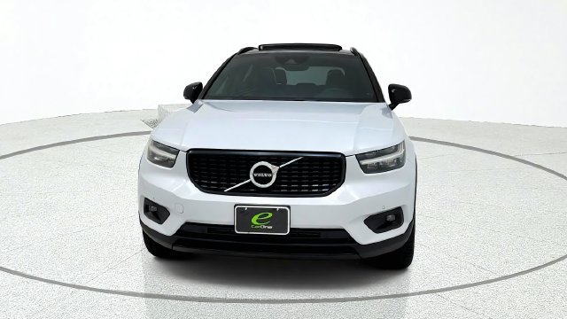 Used 2022 Volvo XC40 T4 R-Design w/ Protection Package Premier FWD image 2