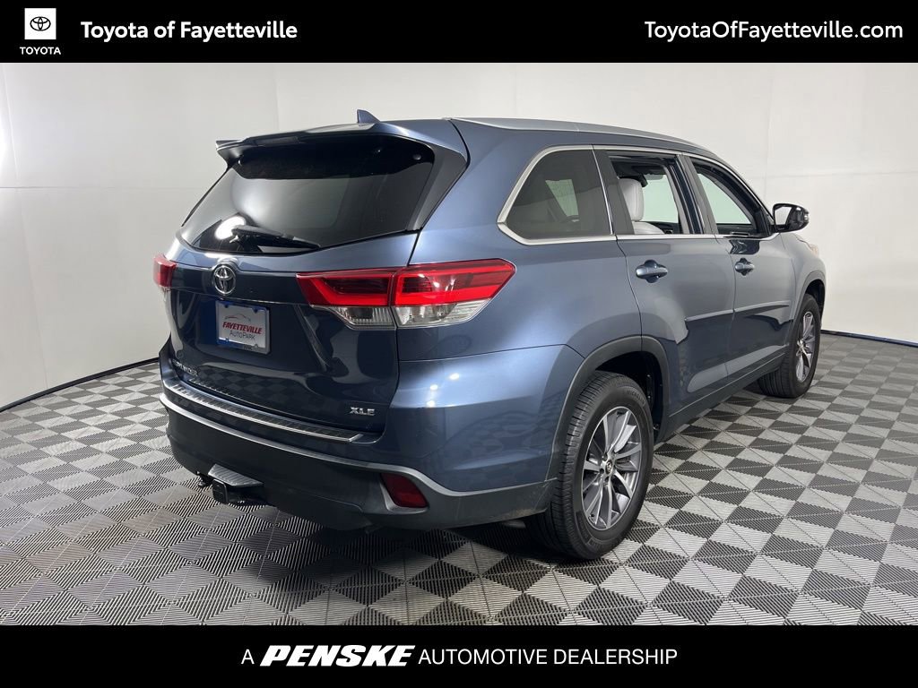 Used 2019 Toyota Highlander XLE FWD image 5