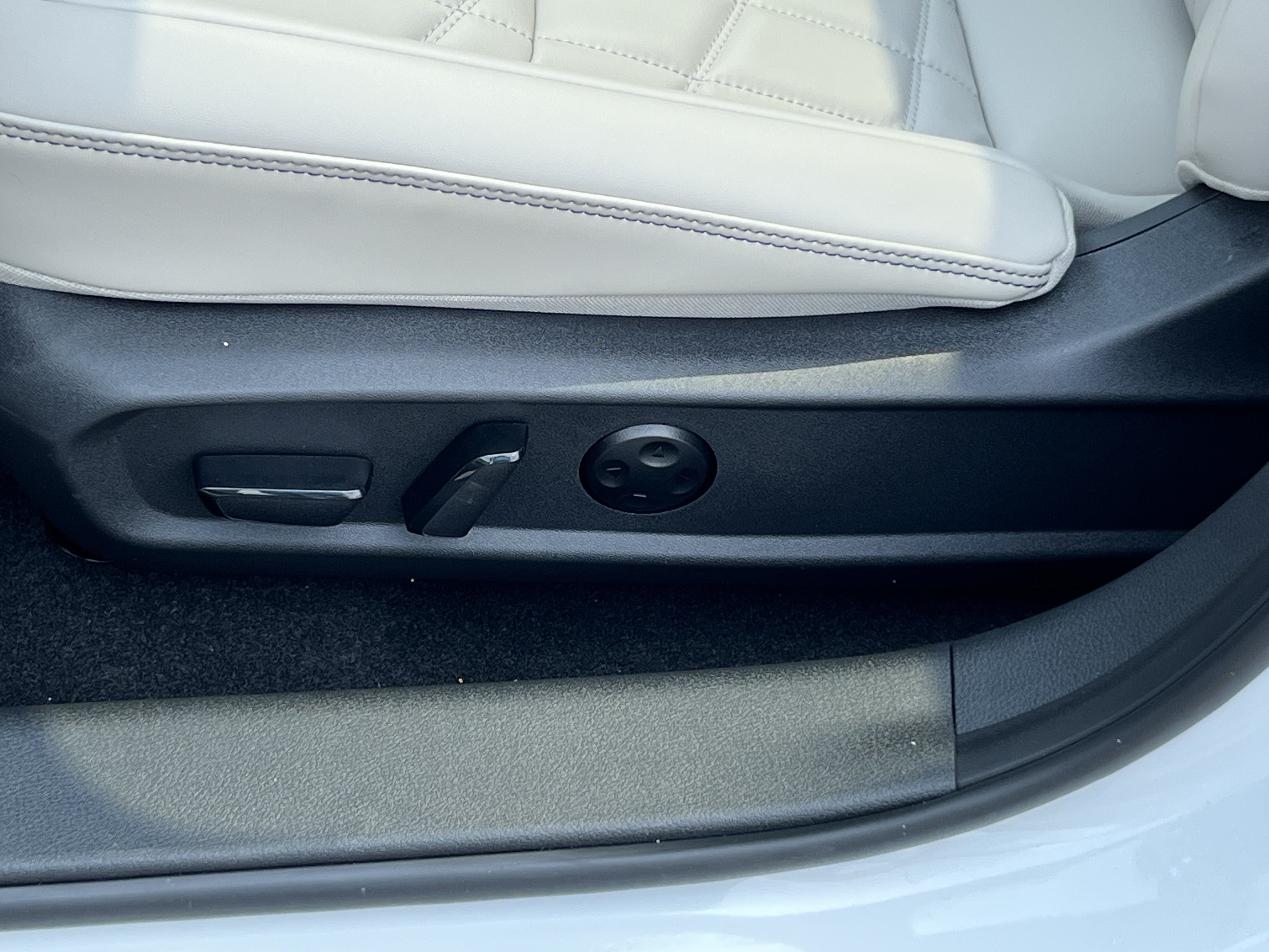 New 2026 Nissan Sentra SL FWD image 16