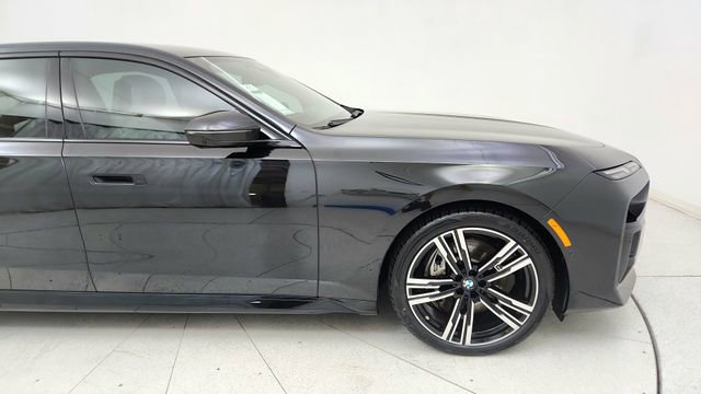 Used 2023 BMW 740i w/ Parking Assistance Package image 7
