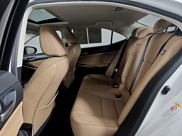 Used 2018 Lexus IS 300 w/ Premium Package RWD image 10