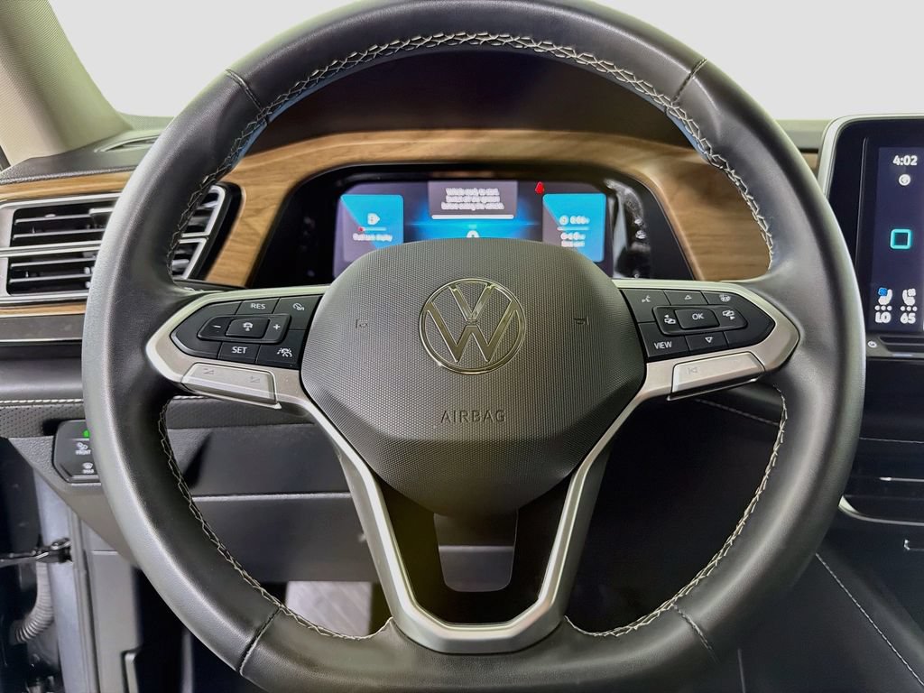 Used 2025 Volkswagen Atlas SE AWD/4WD image 14