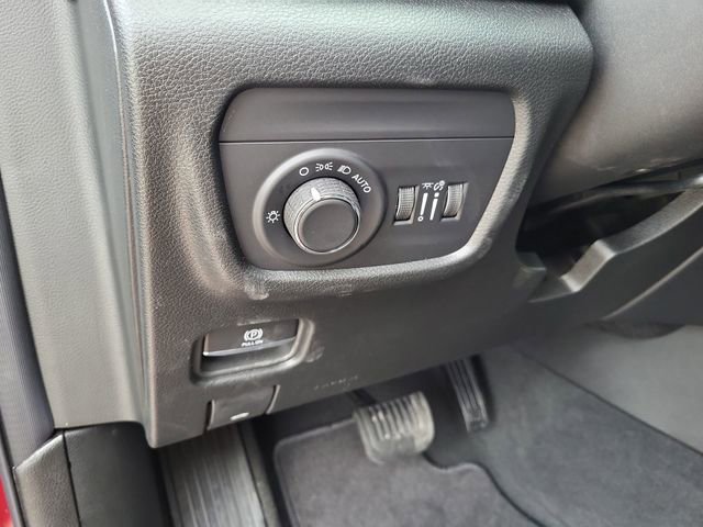 New 2026 Jeep Grand Cherokee L Laredo image 14