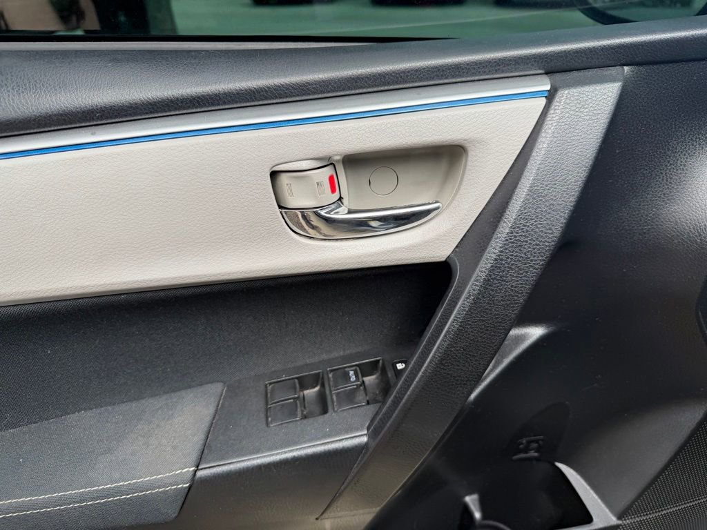 Used 2014 Toyota Corolla LE FWD image 5