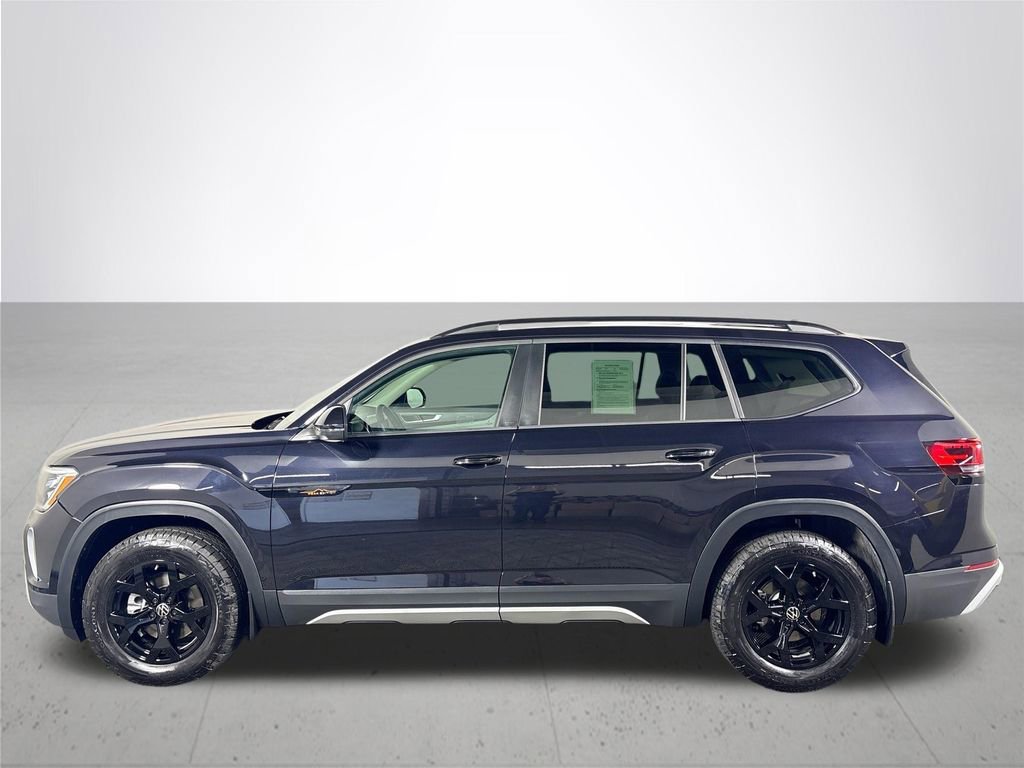 Certified 2025 Volkswagen Atlas Peak Edition SE AWD/4WD image 9