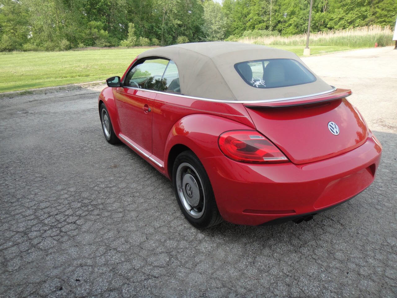 Used 2013 Volkswagen Beetle 2.5 image 12