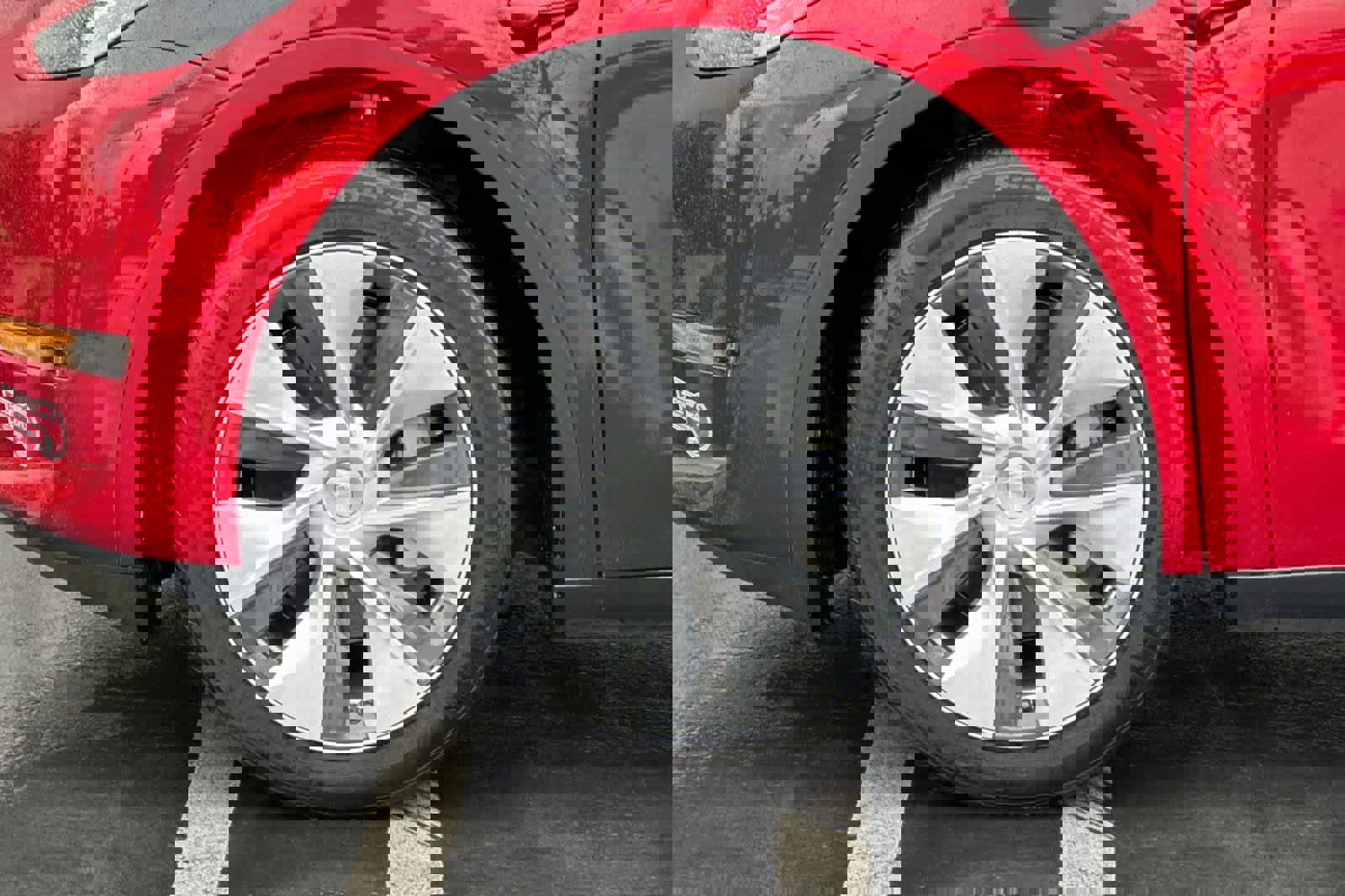 Used 2024 Tesla Model Y Long Range image 29