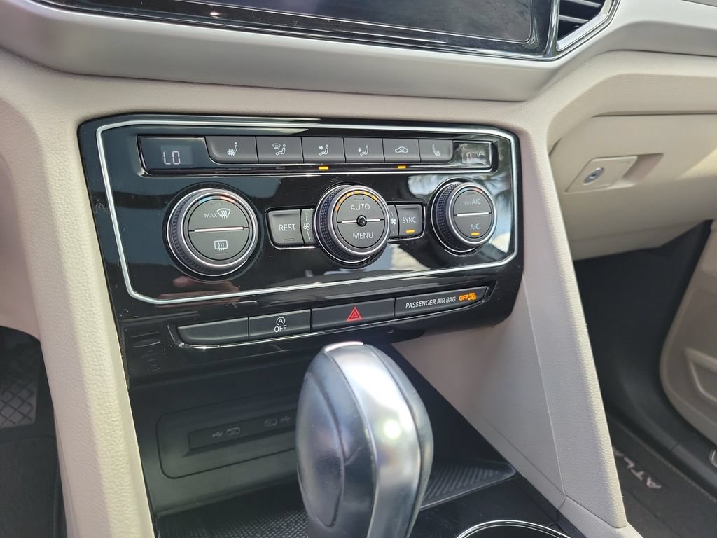 Used 2022 Volkswagen Atlas SE w/ Panoramic Sunroof Package FWD image 37